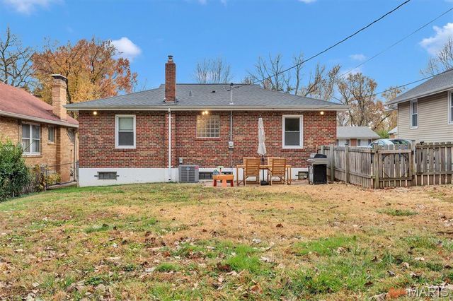 7541 Ahern Avenue, University City, MO 63130