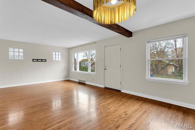 7541 Ahern Avenue, University City, MO 63130