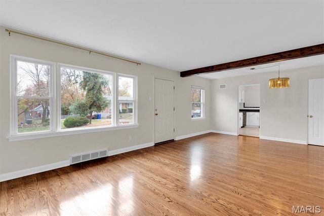 7541 Ahern Avenue, University City, MO 63130