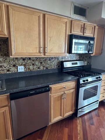 8809 W Golf Road 11F, Niles, IL 60714