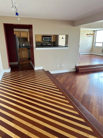 8809 W Golf Road 11F, Niles, IL 60714