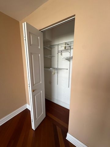 8809 W Golf Road 11F, Niles, IL 60714