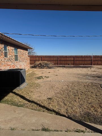 2125 W Lamar Ave, Fort Stockton, TX 79735