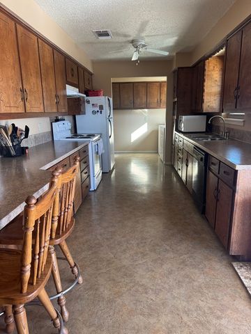 2125 W Lamar Ave, Fort Stockton, TX 79735