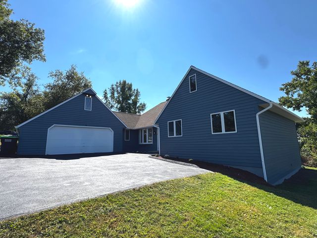 4 Bayview Circle, Watertown, CT 06795