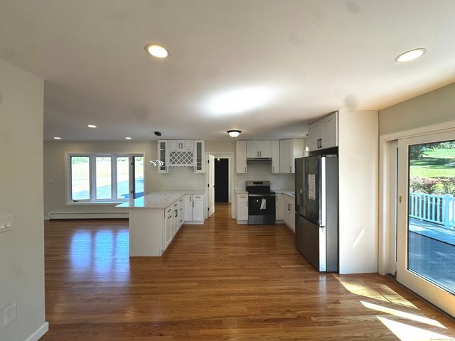 4 Bayview Circle, Watertown, CT 06795
