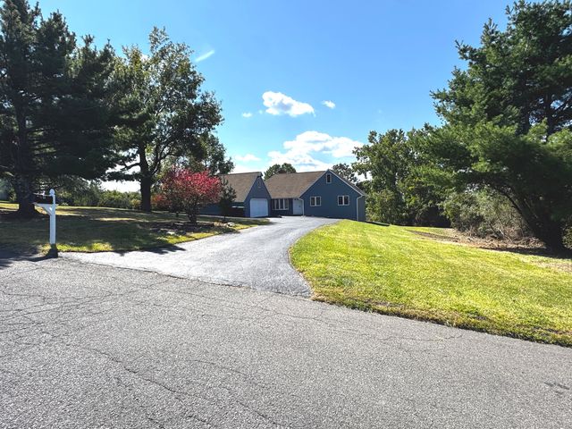 4 Bayview Circle, Watertown, CT 06795