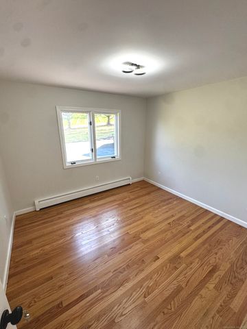 4 Bayview Circle, Watertown, CT 06795