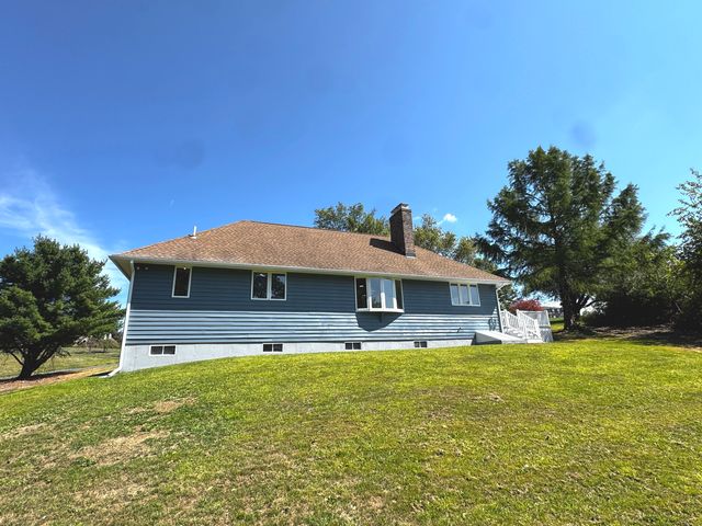 4 Bayview Circle, Watertown, CT 06795