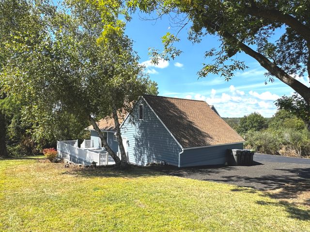 4 Bayview Circle, Watertown, CT 06795