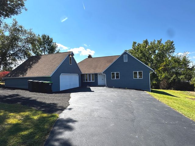 4 Bayview Circle, Watertown, CT 06795