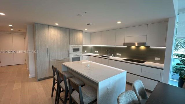 9201 E Bay Harbor Drive 302, Bay Harbor Islands, FL 33154