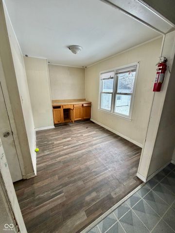 521 W 37th Street, Anderson, IN 46013