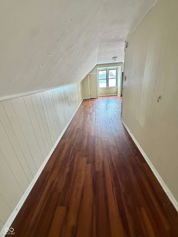 521 W 37th Street, Anderson, IN 46013