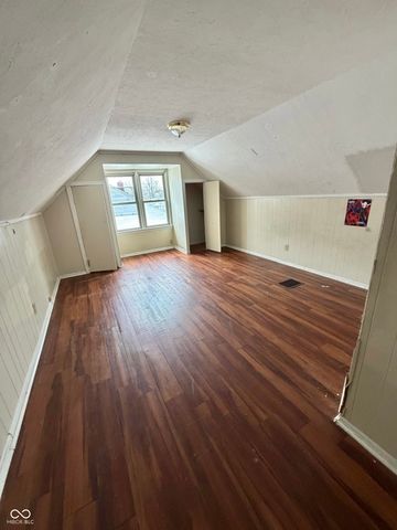 521 W 37th Street, Anderson, IN 46013