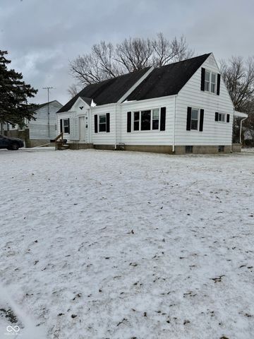 521 W 37th Street, Anderson, IN 46013