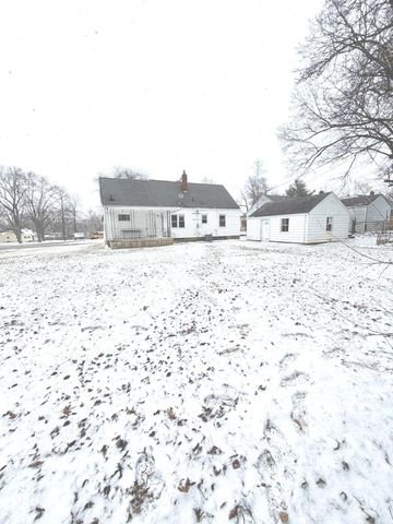 521 W 37th Street, Anderson, IN 46013