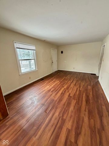 521 W 37th Street, Anderson, IN 46013