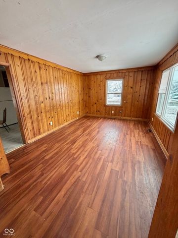 521 W 37th Street, Anderson, IN 46013