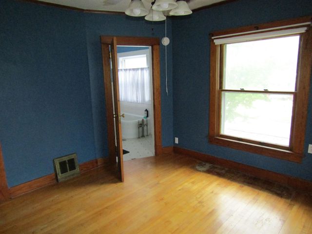 129 S 10th St., Salina, KS 67401