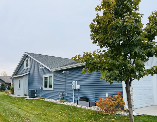 3321 6th Way E D, West Fargo, ND 58078