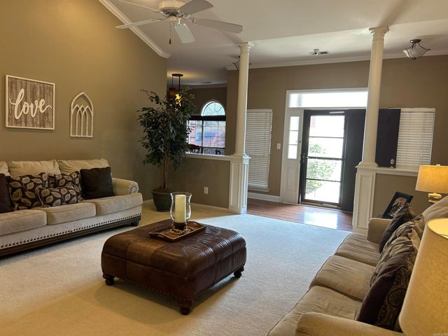 24 Ozark Drive, Maumelle, AR 72113