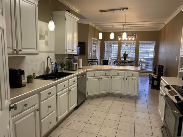 24 Ozark Drive, Maumelle, AR 72113