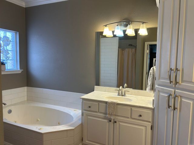 24 Ozark Drive, Maumelle, AR 72113