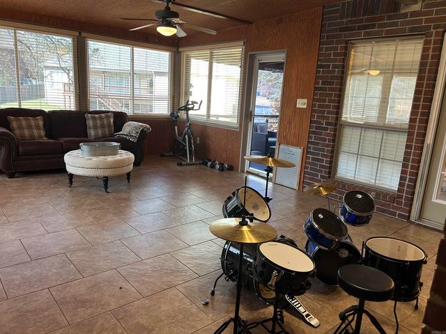 24 Ozark Drive, Maumelle, AR 72113