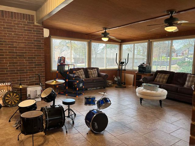 24 Ozark Drive, Maumelle, AR 72113