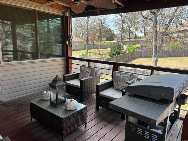 24 Ozark Drive, Maumelle, AR 72113