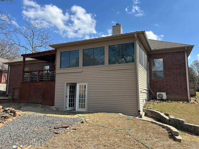 24 Ozark Drive, Maumelle, AR 72113