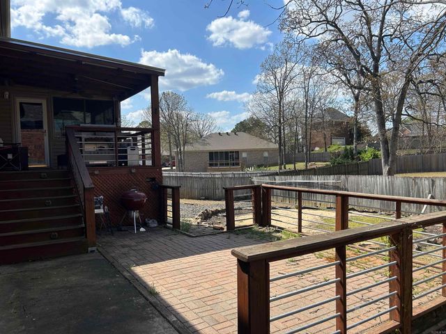 24 Ozark Drive, Maumelle, AR 72113