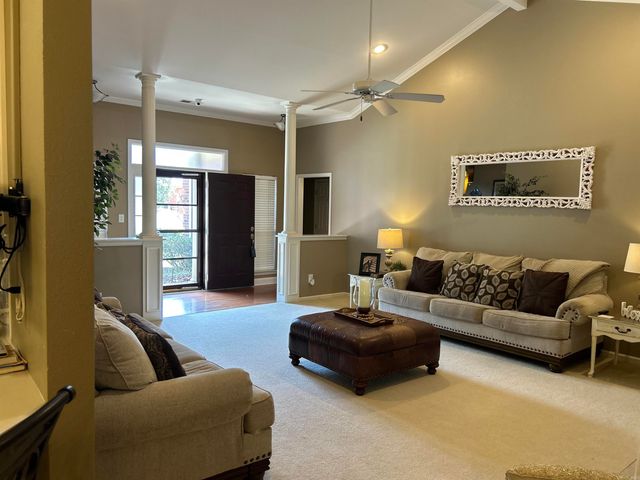 24 Ozark Drive, Maumelle, AR 72113