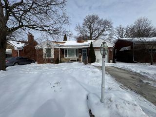 20437 Damman Street, Harper Woods, MI 48225