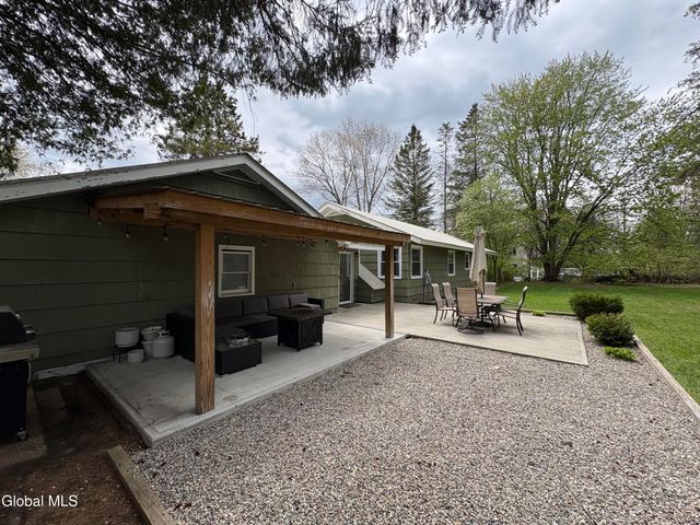 13 Laurel Road, Moreau, NY 12828