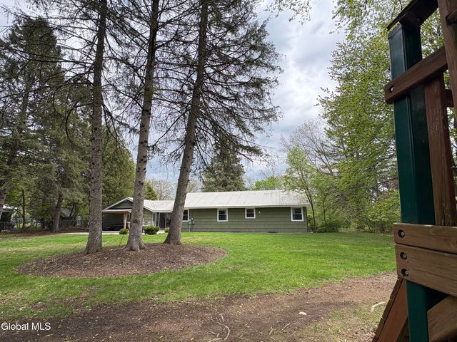 13 Laurel Road, Moreau, NY 12828