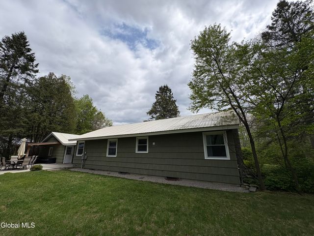 13 Laurel Road, Moreau, NY 12828