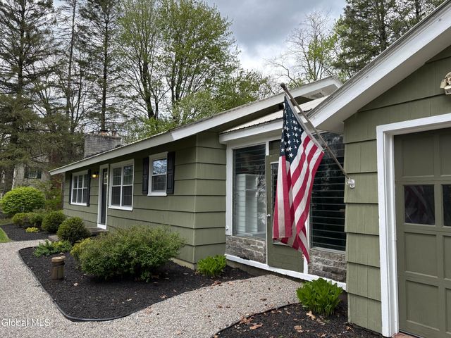13 Laurel Road, Moreau, NY 12828