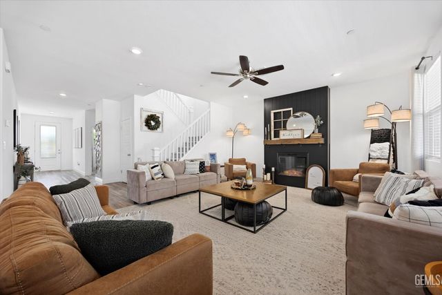 3310 Spruce Park Way, Shafter, CA 93263