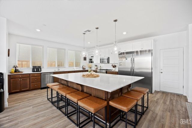 3310 Spruce Park Way, Shafter, CA 93263