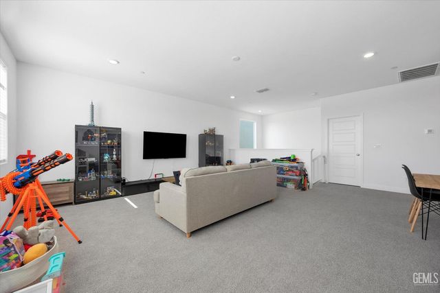 3310 Spruce Park Way, Shafter, CA 93263