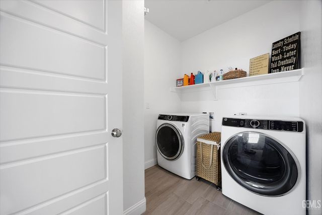 3310 Spruce Park Way, Shafter, CA 93263