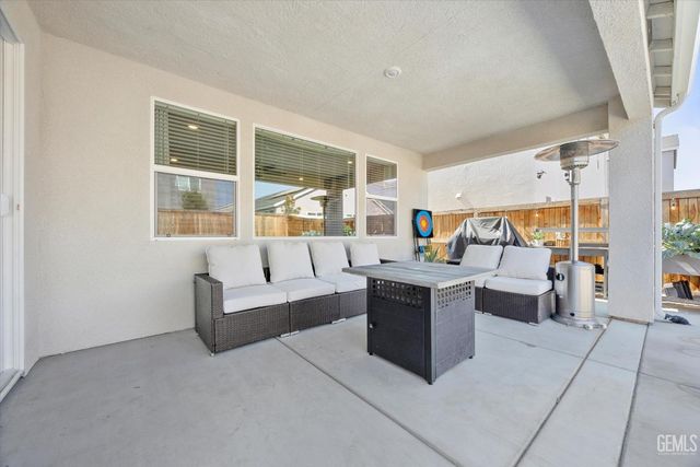 3310 Spruce Park Way, Shafter, CA 93263