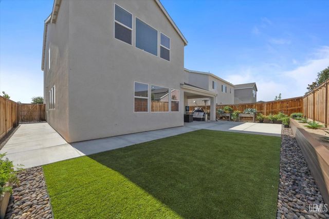 3310 Spruce Park Way, Shafter, CA 93263