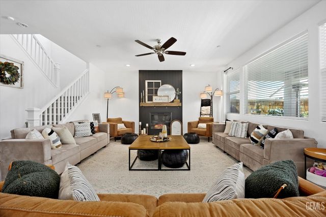 3310 Spruce Park Way, Shafter, CA 93263