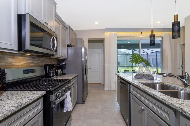 7256 OAKMOSS LOOP, Davenport, FL 33837