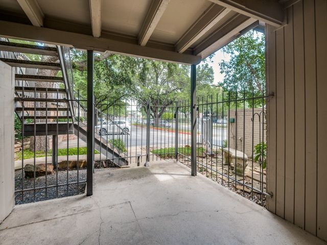 5234 Fleetwood Oaks Avenue 120, Dallas, TX 75235