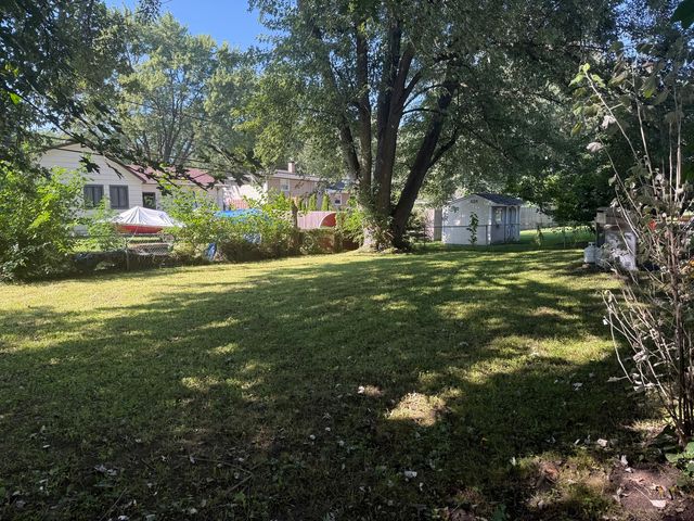 2505 Magnolia Lane, Lindenhurst, IL 60046