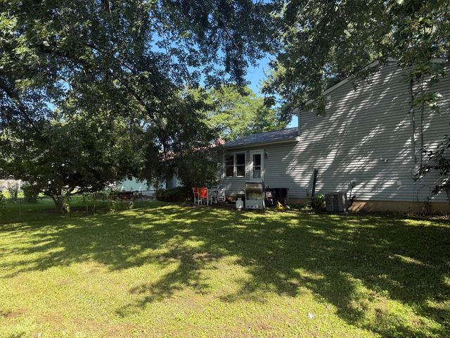2505 Magnolia Lane, Lindenhurst, IL 60046